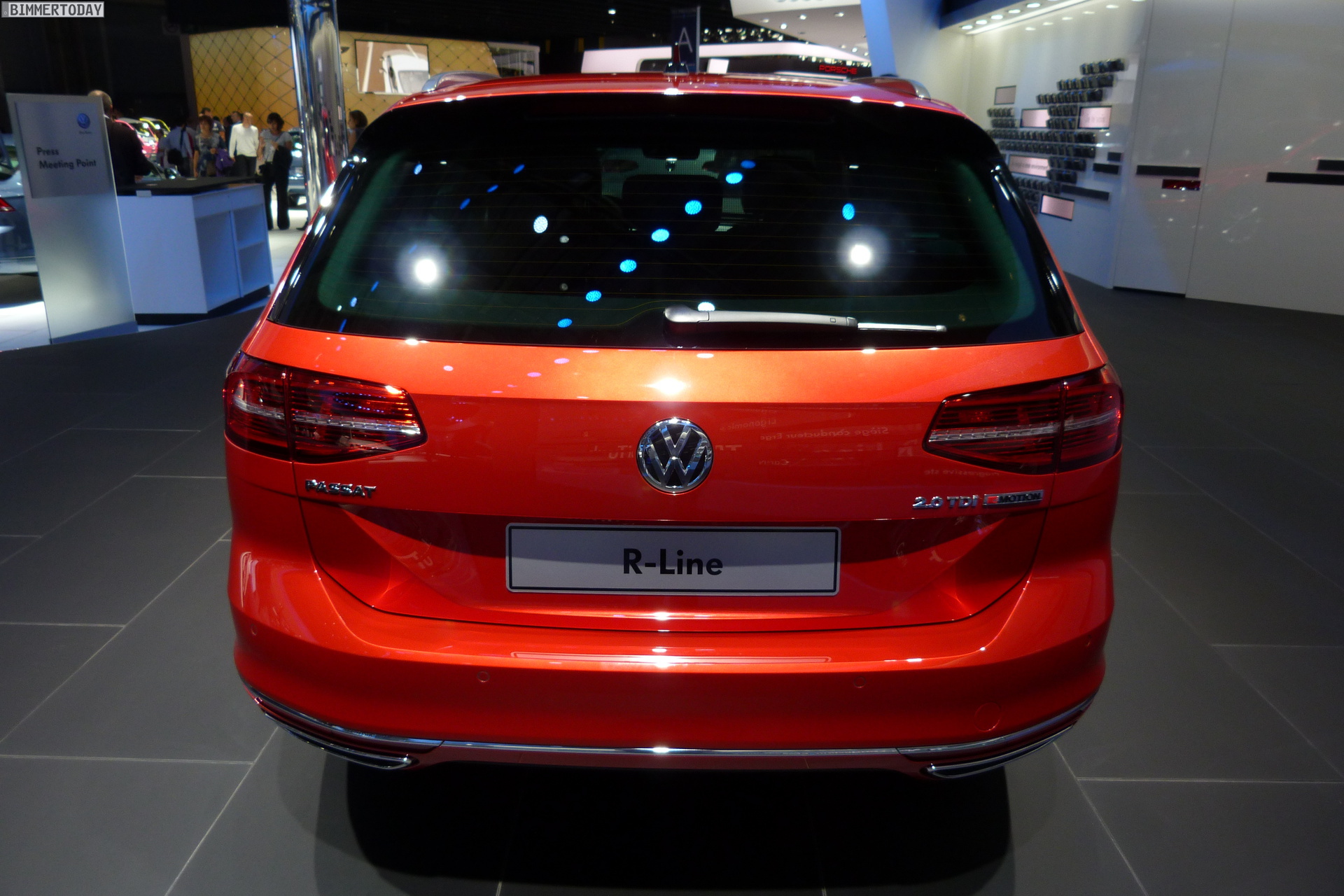 2014 VW Passat Variant R Line 4Motion TDI Paris Autosalon LIVE 04