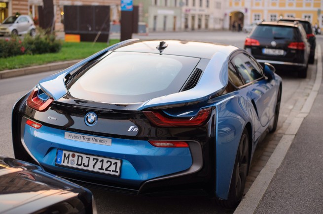 BMW-i8-Protonic-Blue-Real-Life-Fotos-Bla