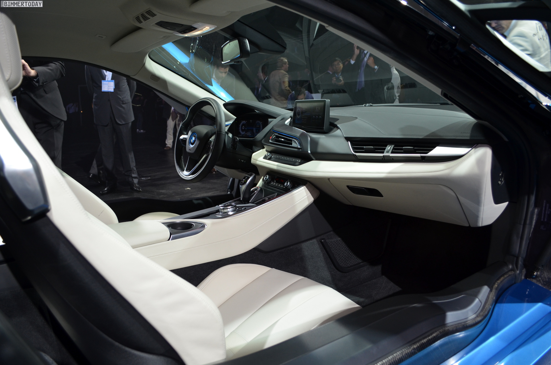 Frankfurt IAA 2013: Protonic Blue BMW i8